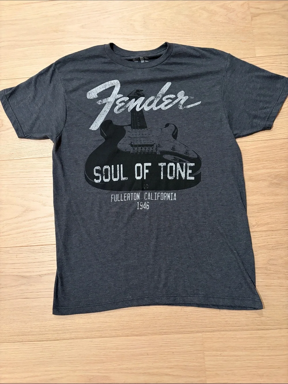 Fender Authentic tee size L Fullerton California 1946